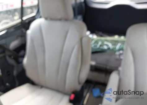 2013 Mazda Mazda5 Touring z USA, uszkodzony, nr VIN JM1CW2CL2D0152347